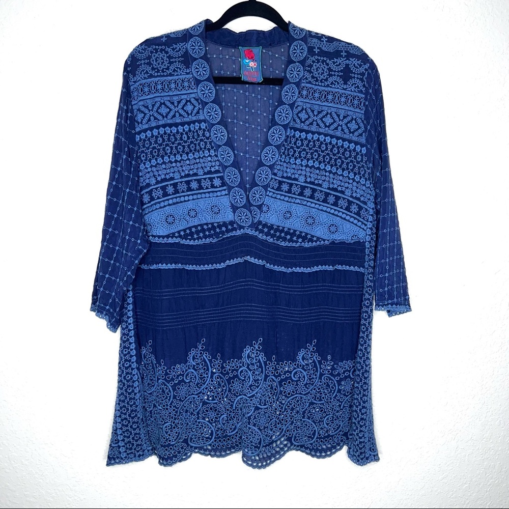 🦋JohnnyWas  embroidered V neck tunic blouse pair it with jeans or white capris